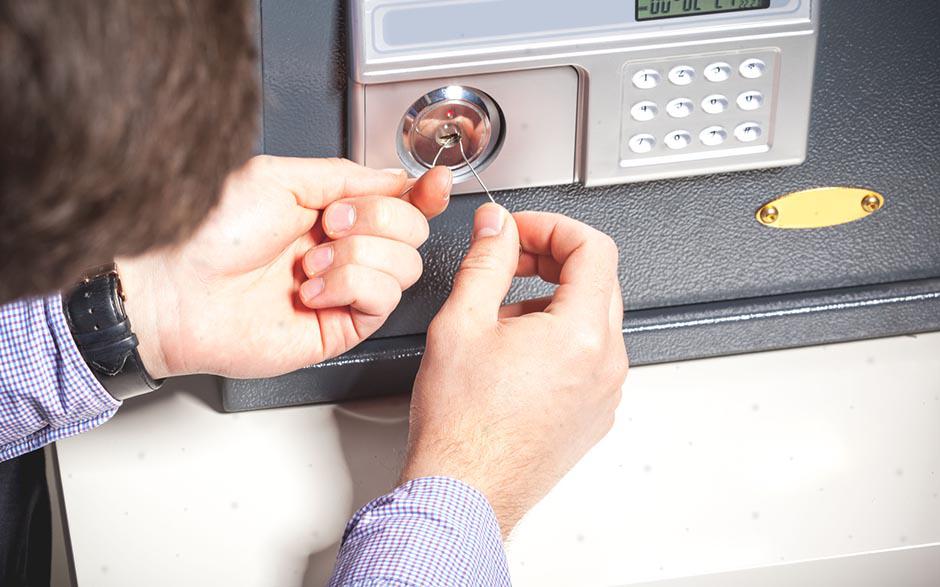 comment ouvrir une serrure de porte Égly